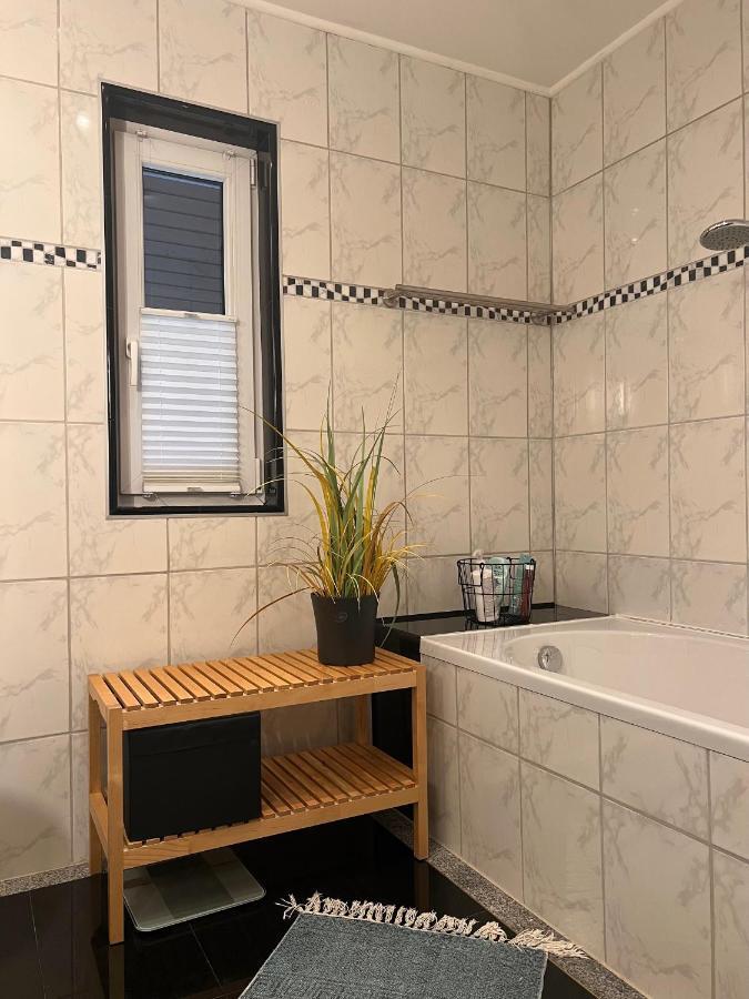 Aussergewoehnliches Haus Mit Sauna, Kamin Und Garten Wilhelmshaven Buitenkant foto