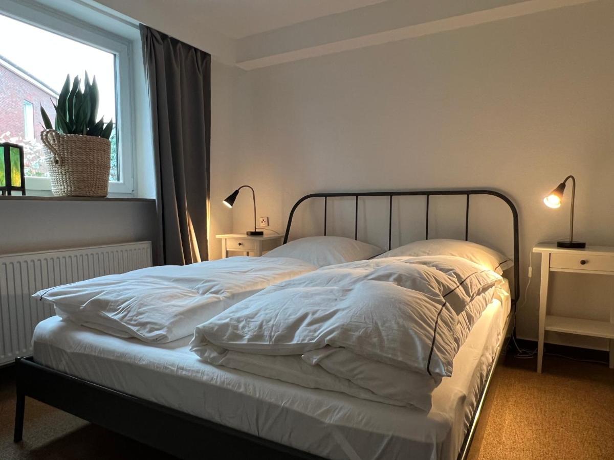 Aussergewoehnliches Haus Mit Sauna, Kamin Und Garten Wilhelmshaven Buitenkant foto