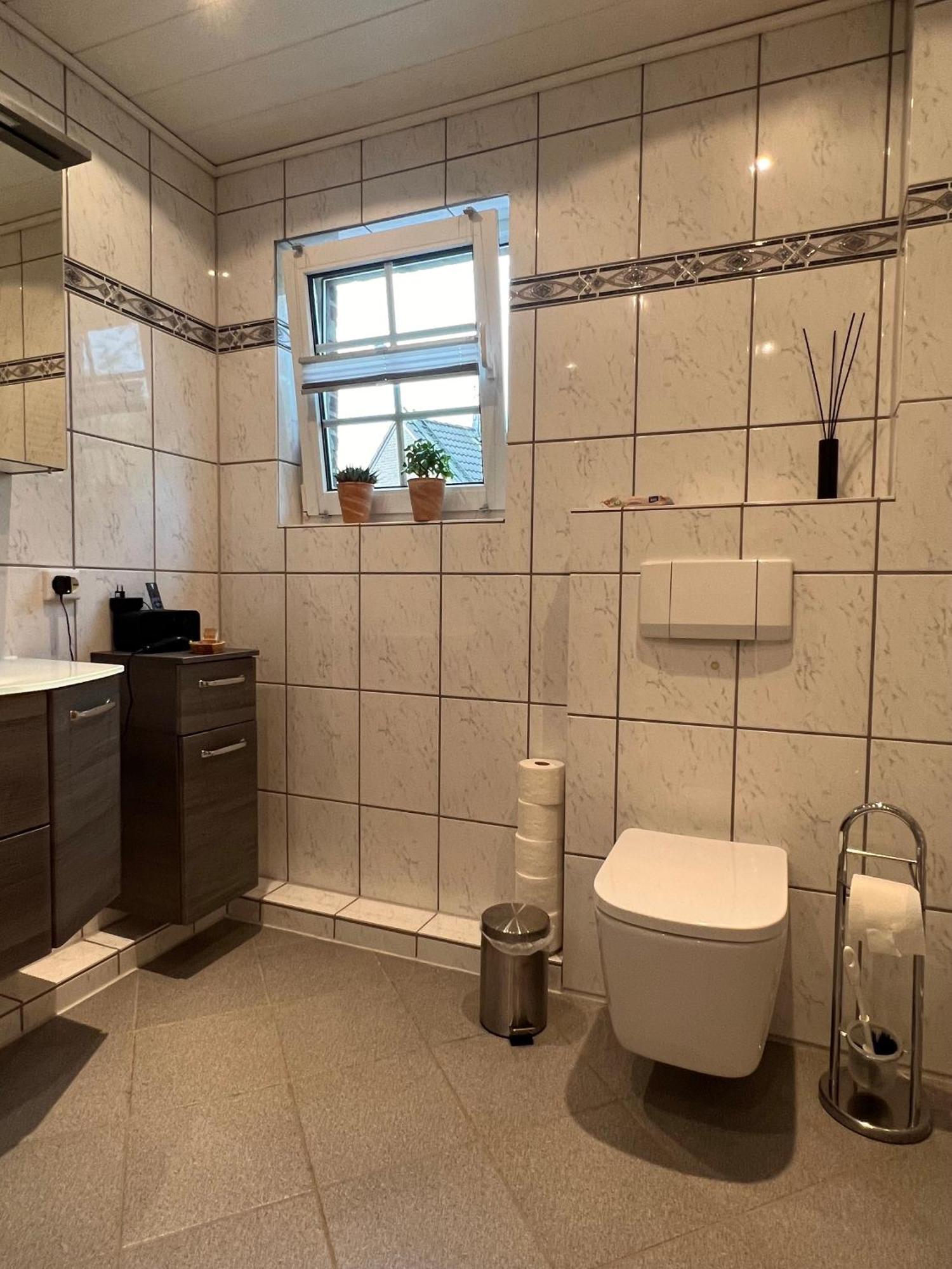 Aussergewoehnliches Haus Mit Sauna, Kamin Und Garten Wilhelmshaven Buitenkant foto
